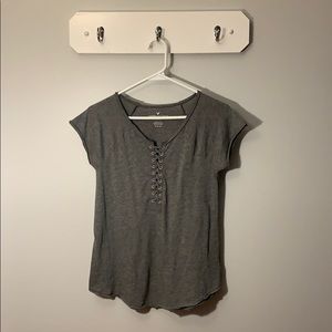 Short sleeve lace up tee.